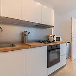 Lyves Apartman *